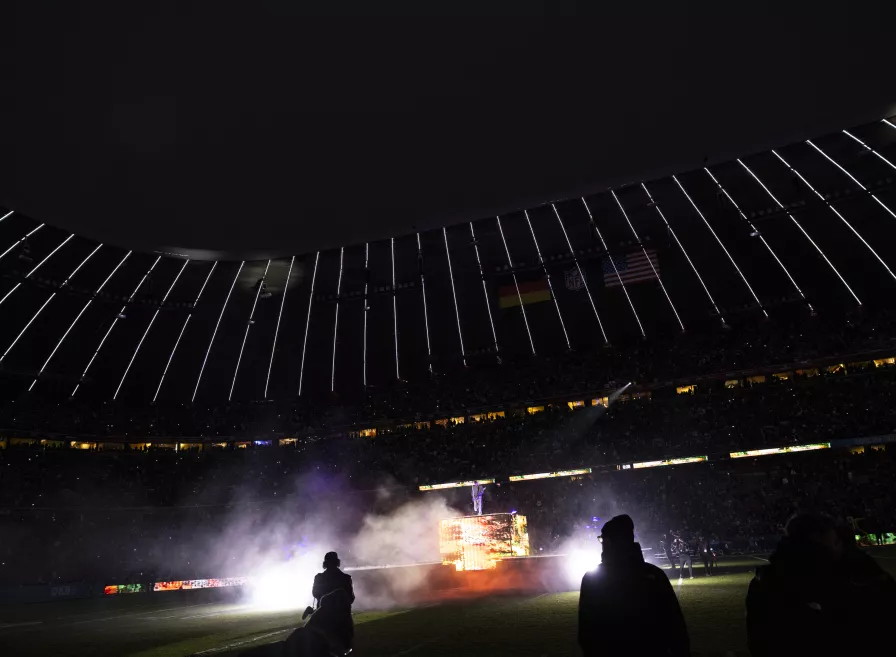 Machine Gun Kelly bei seinem Auftritt in der Halbzeitpause beim NFL Munich Game 2024